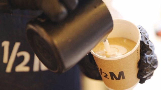 هاف مليون كافيه  بالرياض (الاسعار +المنيو +الموقع)