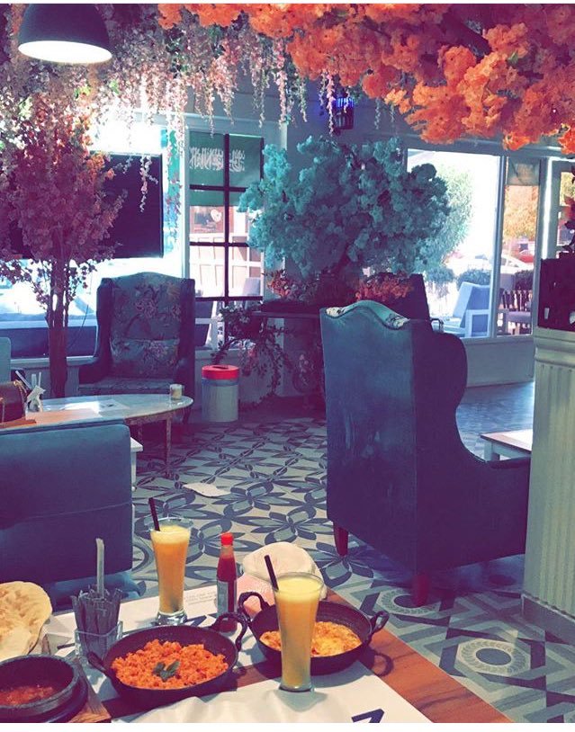 كافيه دكة عزيز بالرياض(السعر +المنيو +العنوان)