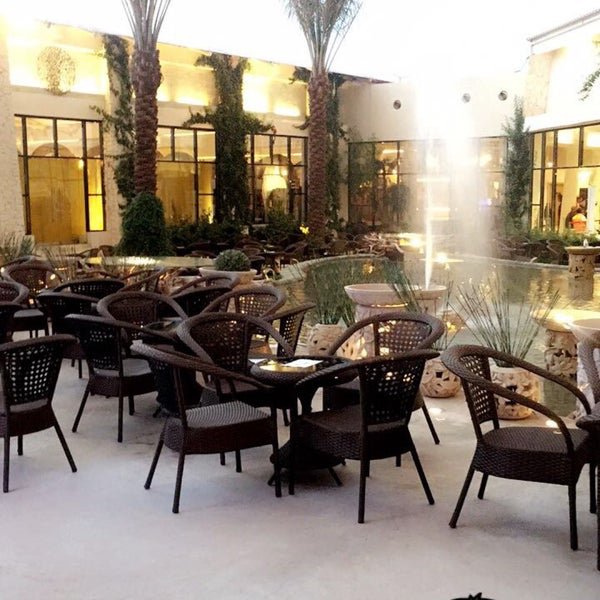 مطعم شبابيك