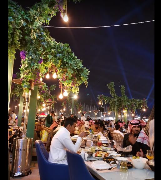 مقهى ومطعم بتي كافيه
