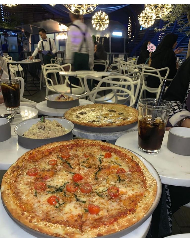 مطعم مونوبولي بيتزا