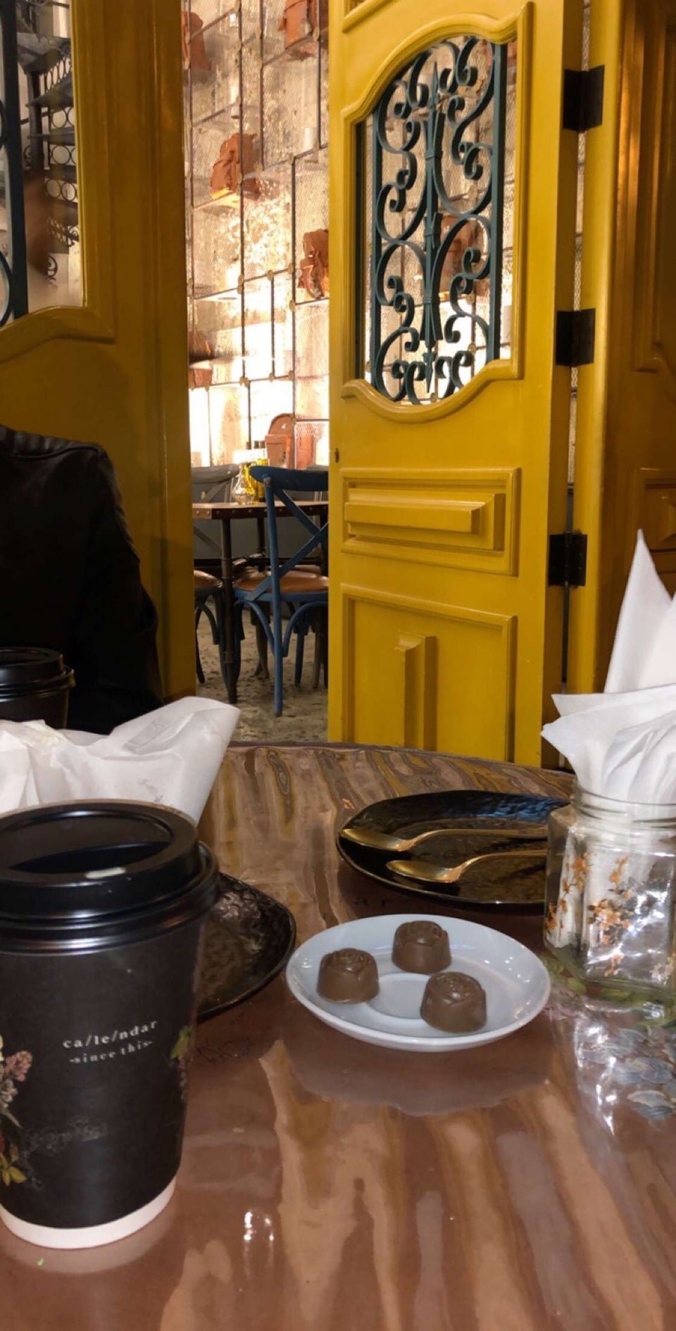 مطعم كاليندار
