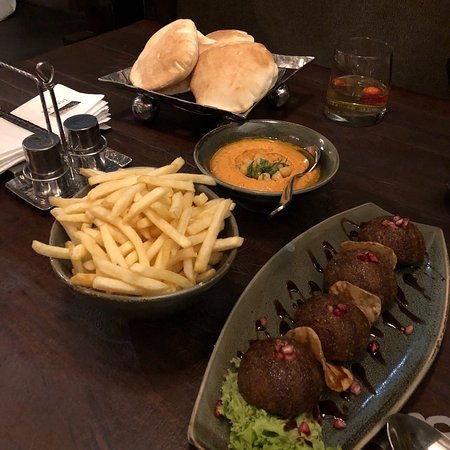 مطعم اوف وايت