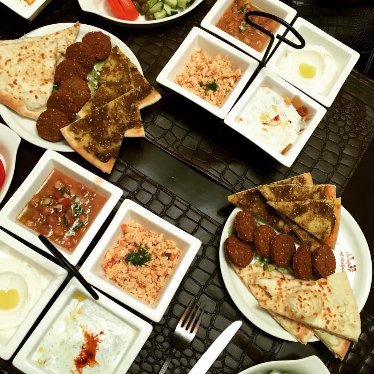 مطعم البلد