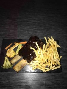 مطعم ريبز يارد