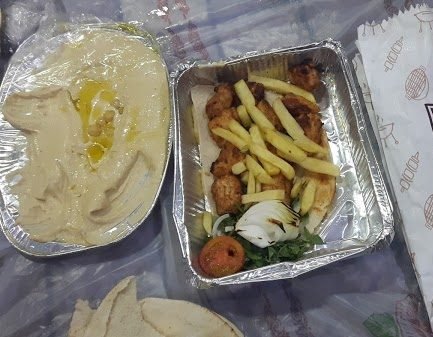 مطعم ازهار الورود اللبناني
