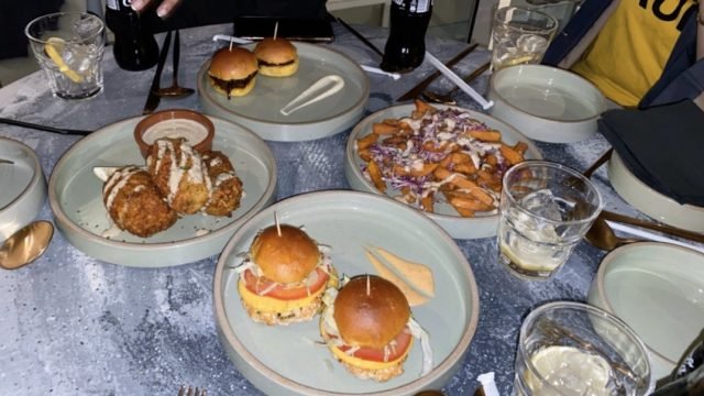 مطعم مينك Mink Sliders Lounge (الأسعار + المنيو + الموقع )