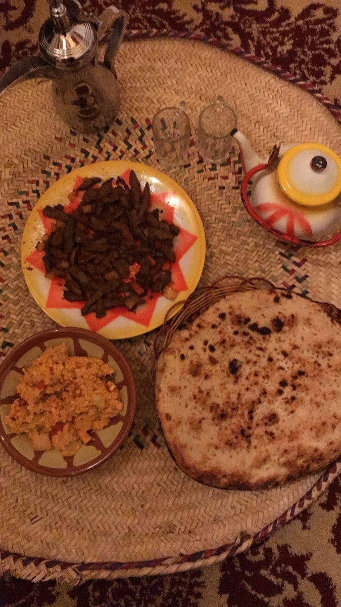 مطاعم نجديات حليب وهيل