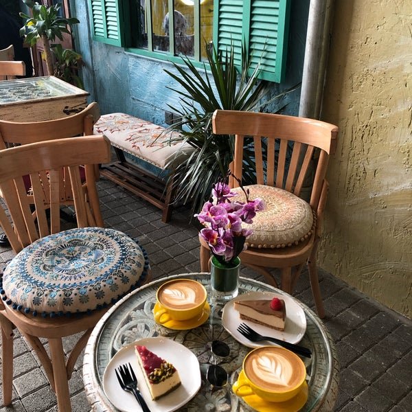 MUGS AVENUE مقز افنيو