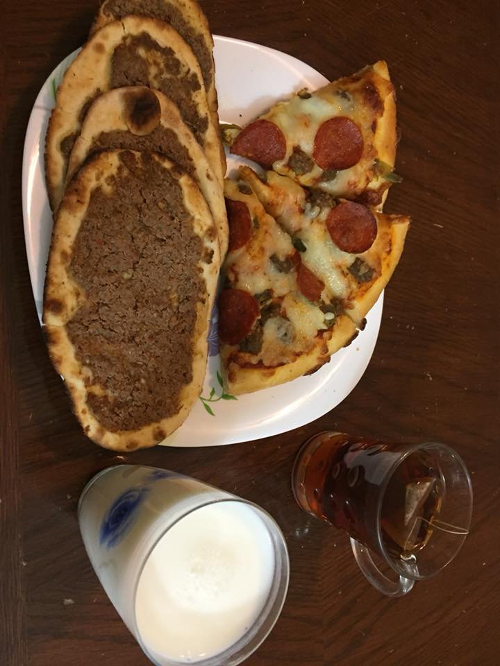 مطعم فطائر الساعة