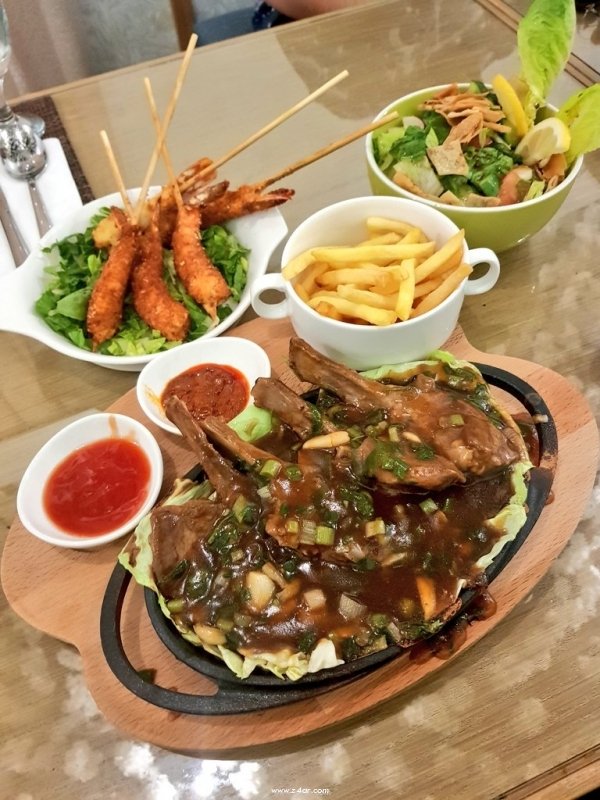 مطعم مدامي