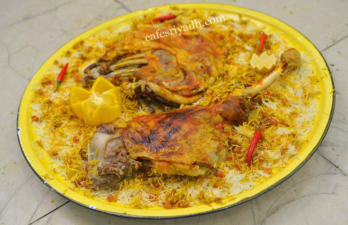 مطعم بيت الحنيذ