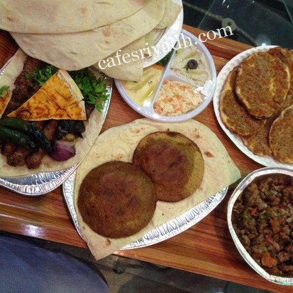 مطعم مشويات وفطائر ربيع حماة
