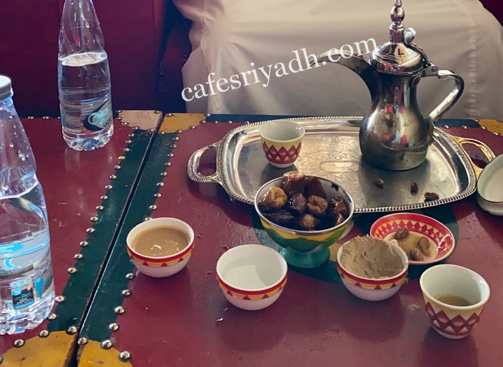 مقهى قديمك نديمك
