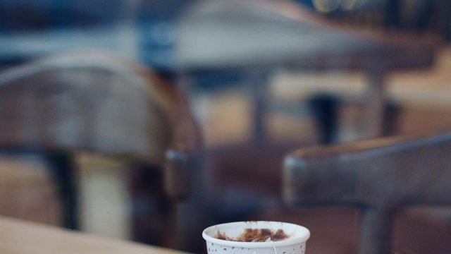 ييل تاون كافيه Yaletown Cafe (الأسعار+ المنيو+ الموقع)