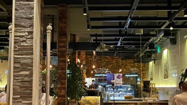 لاكبين كافية La Cabine Cafe (الأسعار+ المنيو+ الموقع)