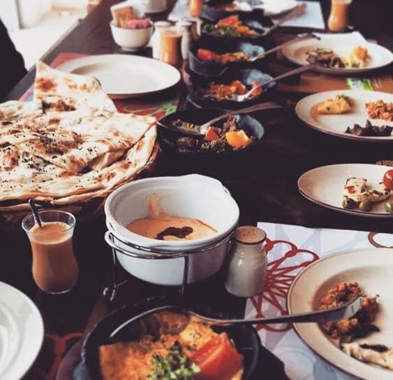 مطعم الفن العدني بالرياض