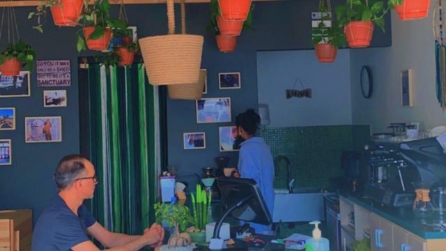 مقهى عيشها Live Cafe بالرياض (الأسعار+ المنيو+ الموقع)