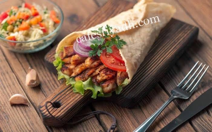 مطعم لذيذ فطائر وشاورما