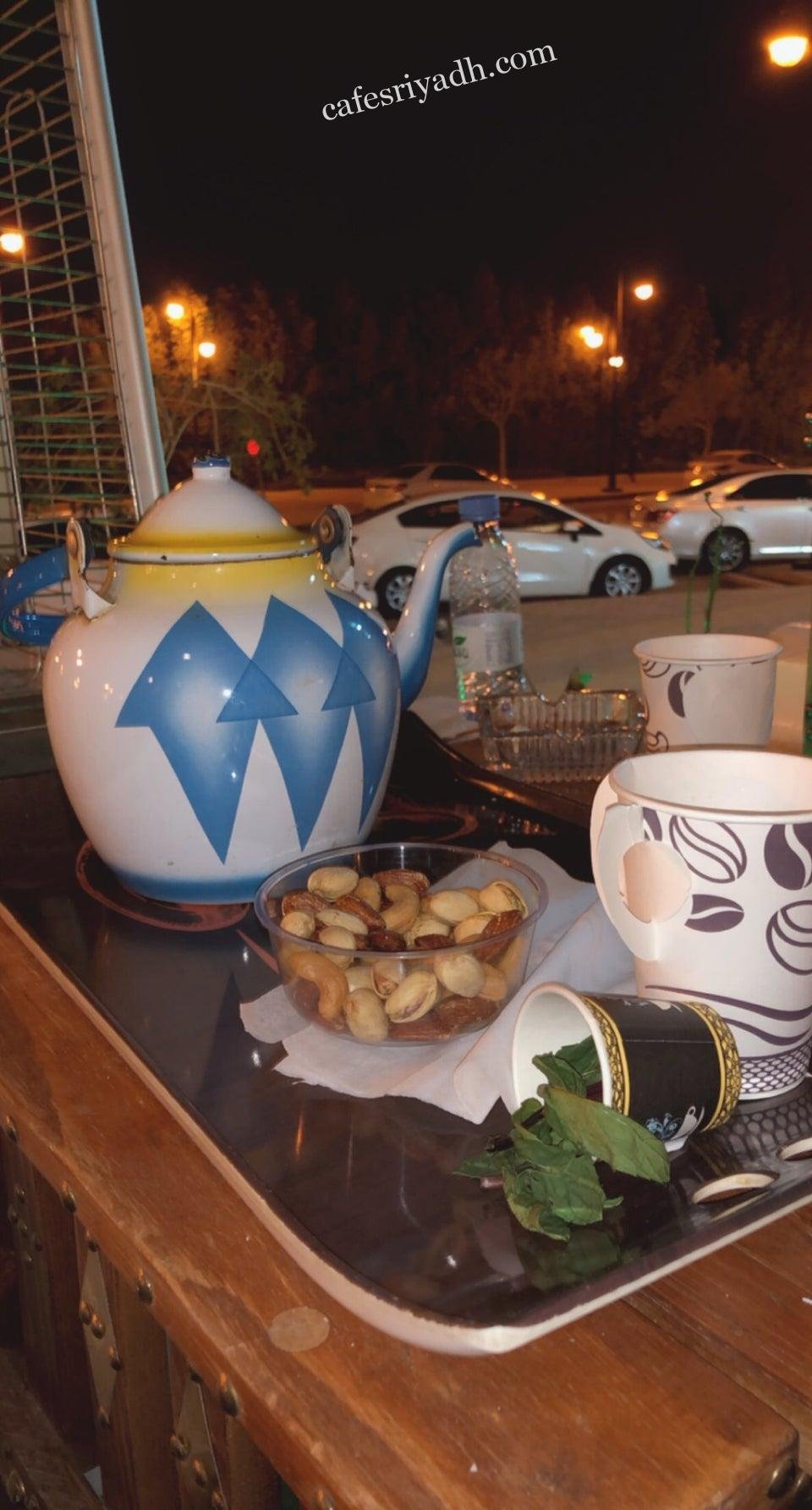 مقهى الديوان الخليجي بالرياض