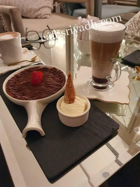 مقهى ابريق الشاي