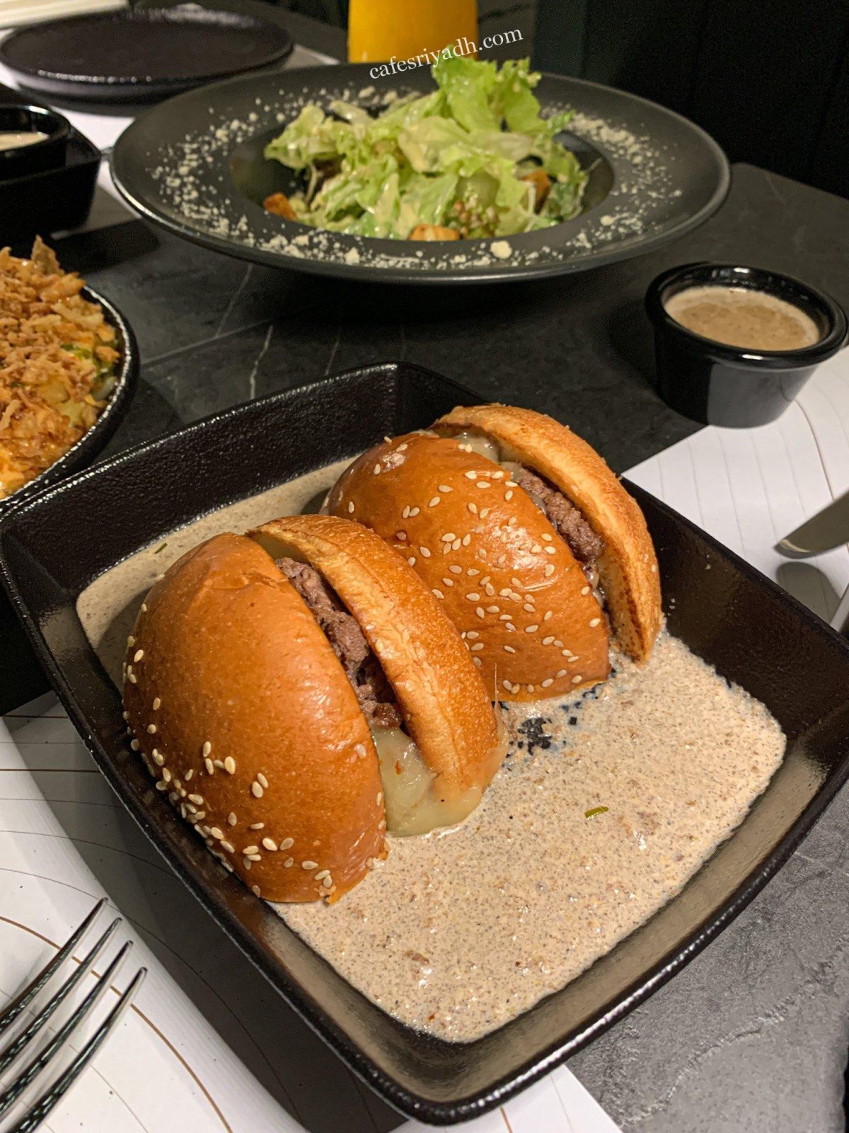مطعم سيرموني بالرياض