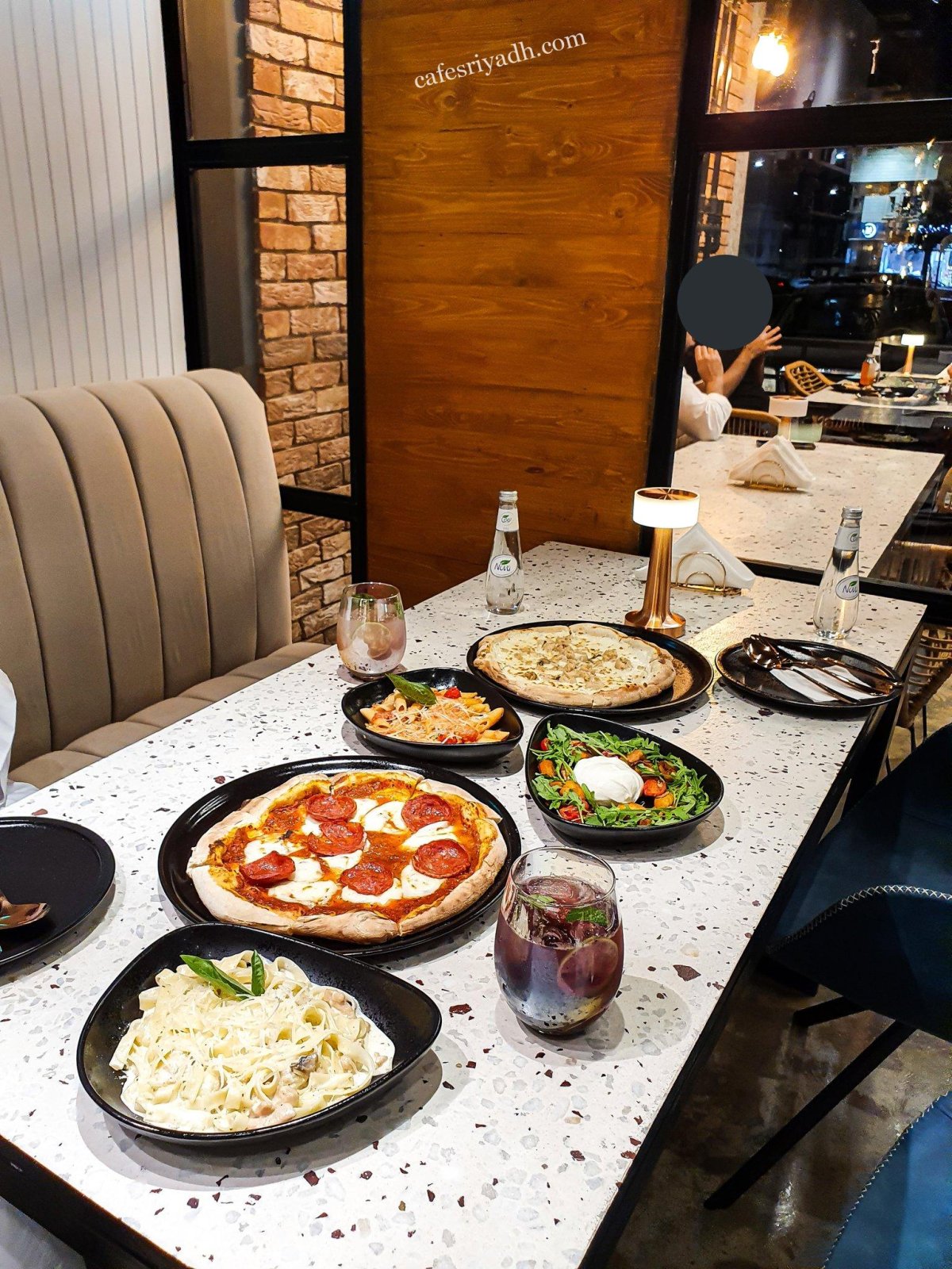 مطعم پاي ريڤ بالرياض