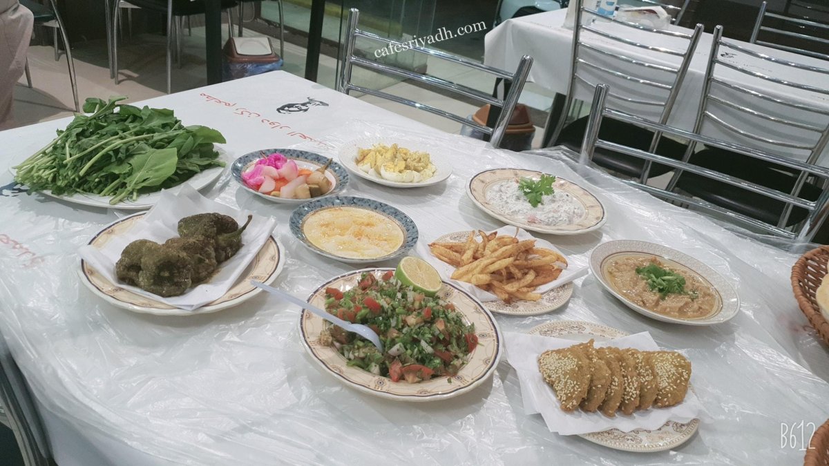 مطعم دوار العمدة المصري الرياض