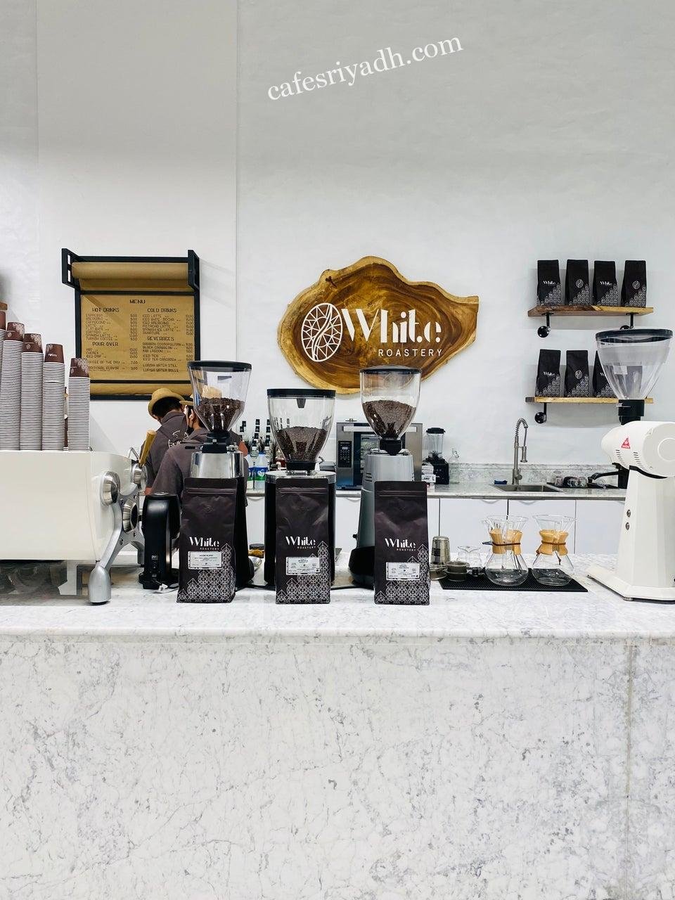 كافيه White Roastery الرياض (الأسعار + المنيو + الموقع )