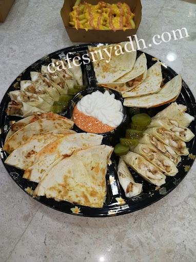 مطعم فلافل وشاورما ابو عدنان