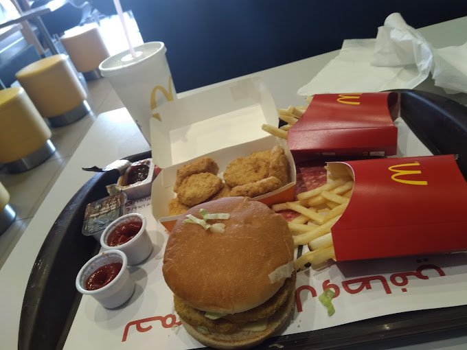 مطعم ماكدونالدز