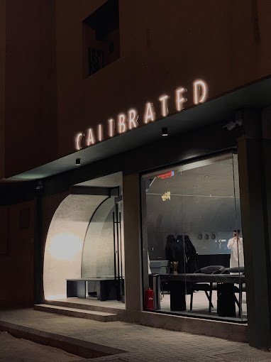 كافيه Calibrated الرياض (الأسعار + المنيو + الموقع )